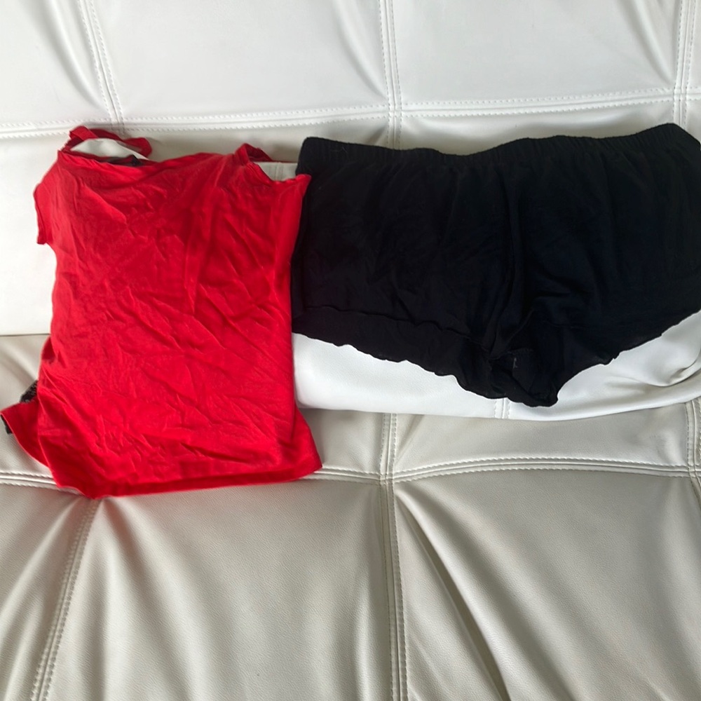 Sofia by Sofia Vergara Lace Shorts Set Red and Black - Picture 3 of 3